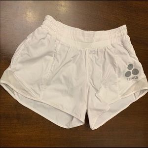 Lululemon hotty hot shorts white size 6